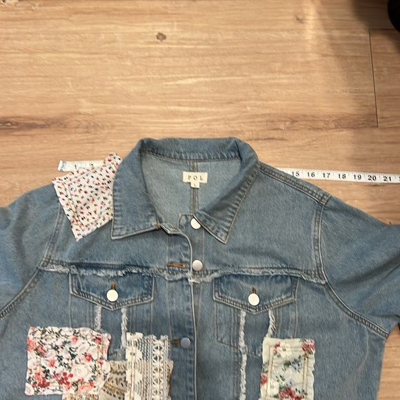 POL Distressed Outseam Patch Detail Button Down Denim Jacket Size - Large - Picture 12 of 14